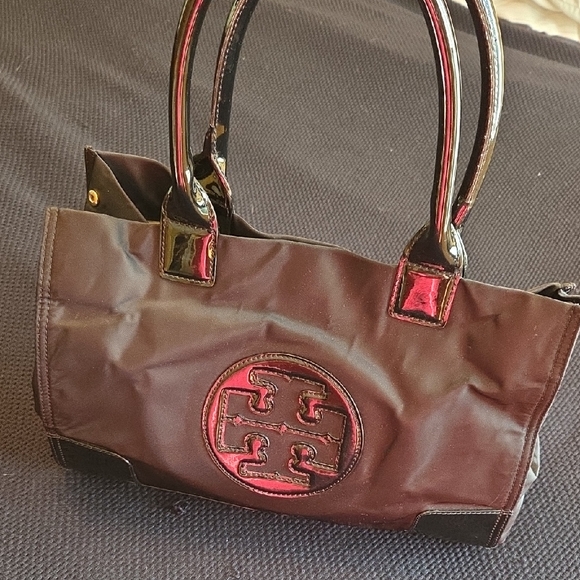 Tory Burch Handbags - Tory Burch Black Nylon & Patent Tote Bag, Snap Closure, EUC